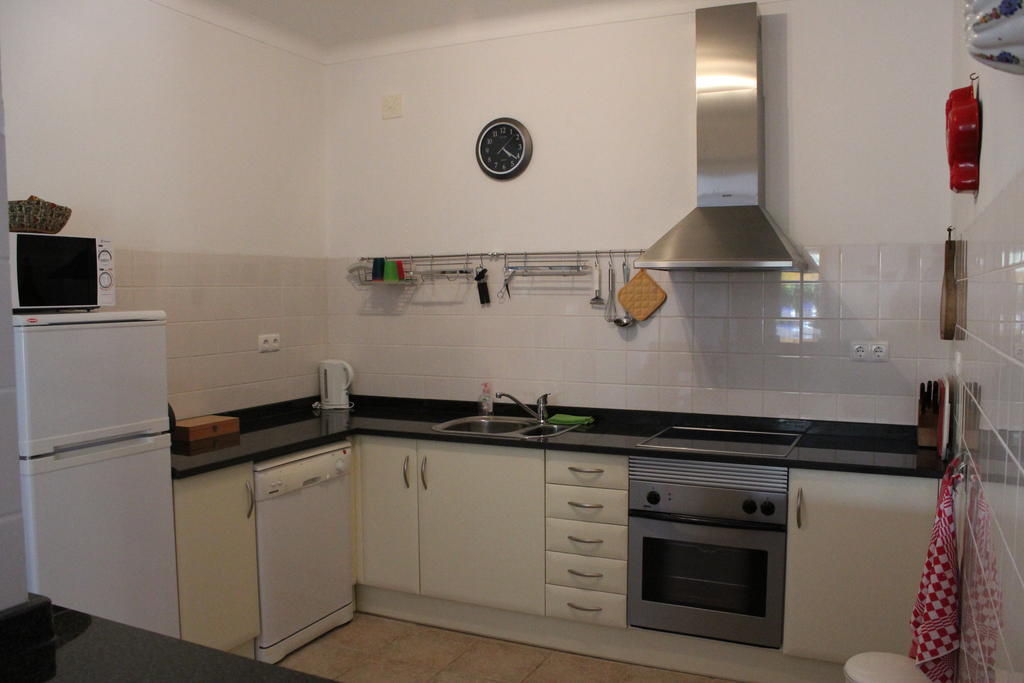 Filhas Do Mar Apartments Salema Room photo